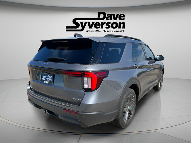 Used 2025 Ford Explorer ST-Line w/ ST-Line Street Pack AWD/4WD image 4