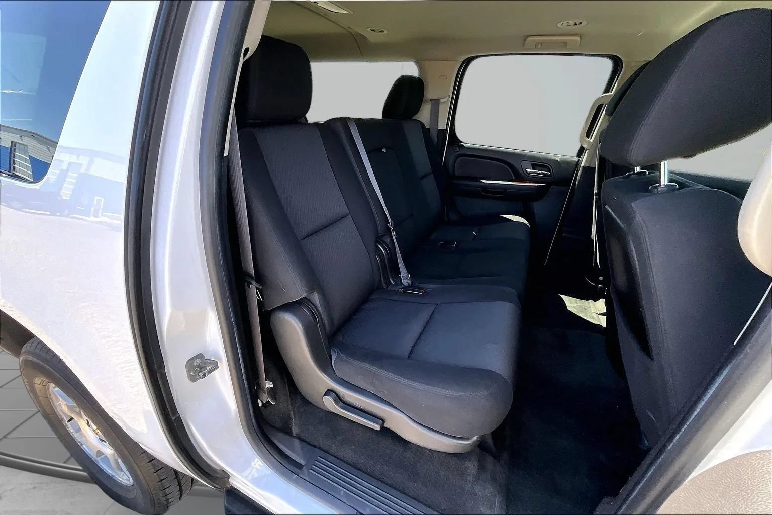 Used 2014 Chevrolet Suburban LS AWD/4WD image 30