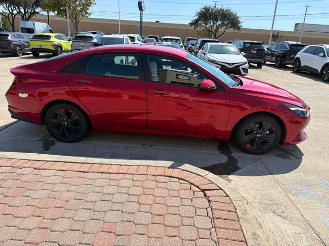 Used 2023 Hyundai Elantra SEL FWD image 4