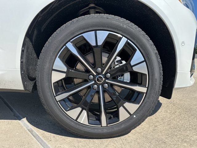 New 2026 Volvo XC60 B5 Plus w/ Protection Package Premier AWD/4WD image 9