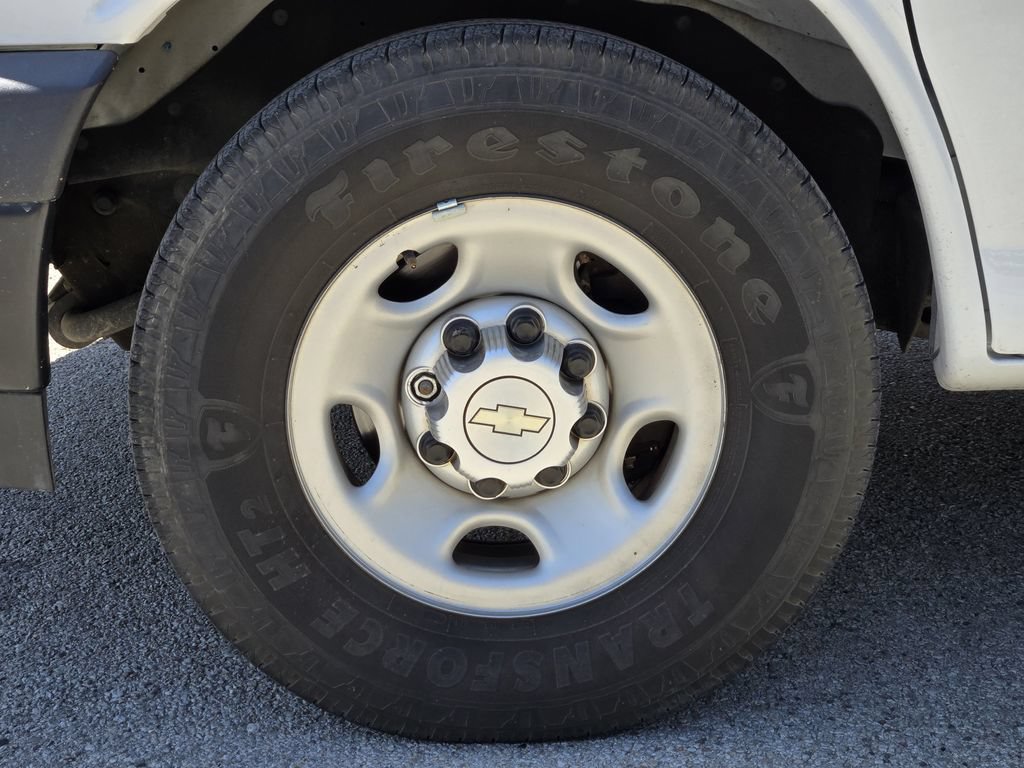 Used 2020 Chevrolet Express 2500 RWD image 11