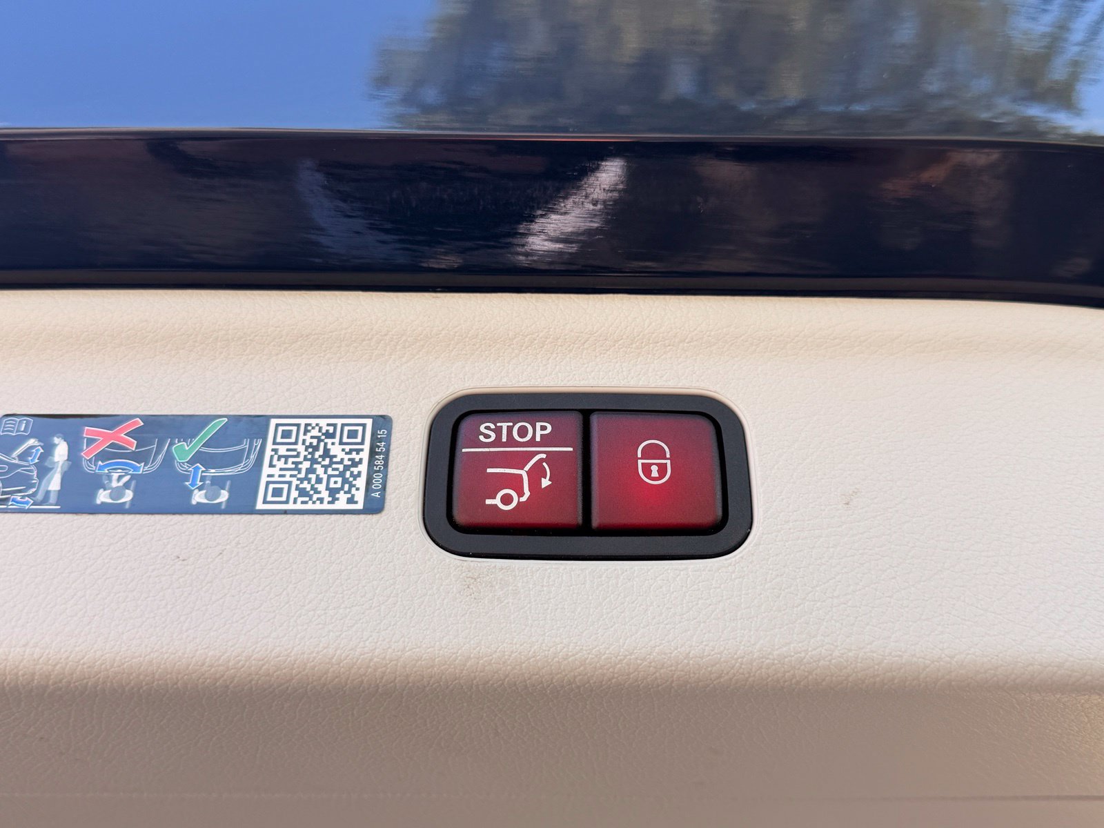 Certified 2023 Mercedes-Benz EQE 500 4MATIC SUV image 18