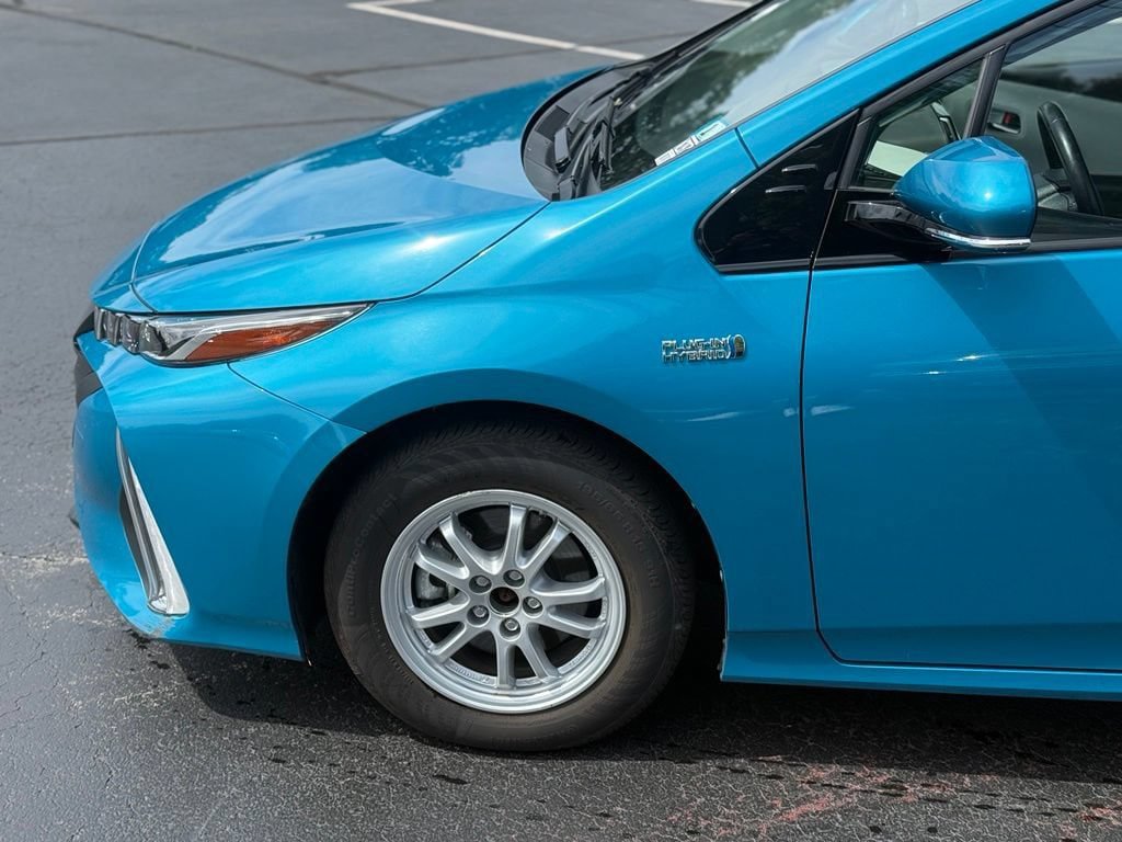 Used 2020 Toyota Prius Prime XLE FWD image 2