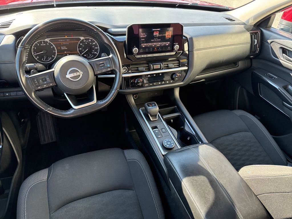 Used 2024 Nissan Pathfinder SV image 17