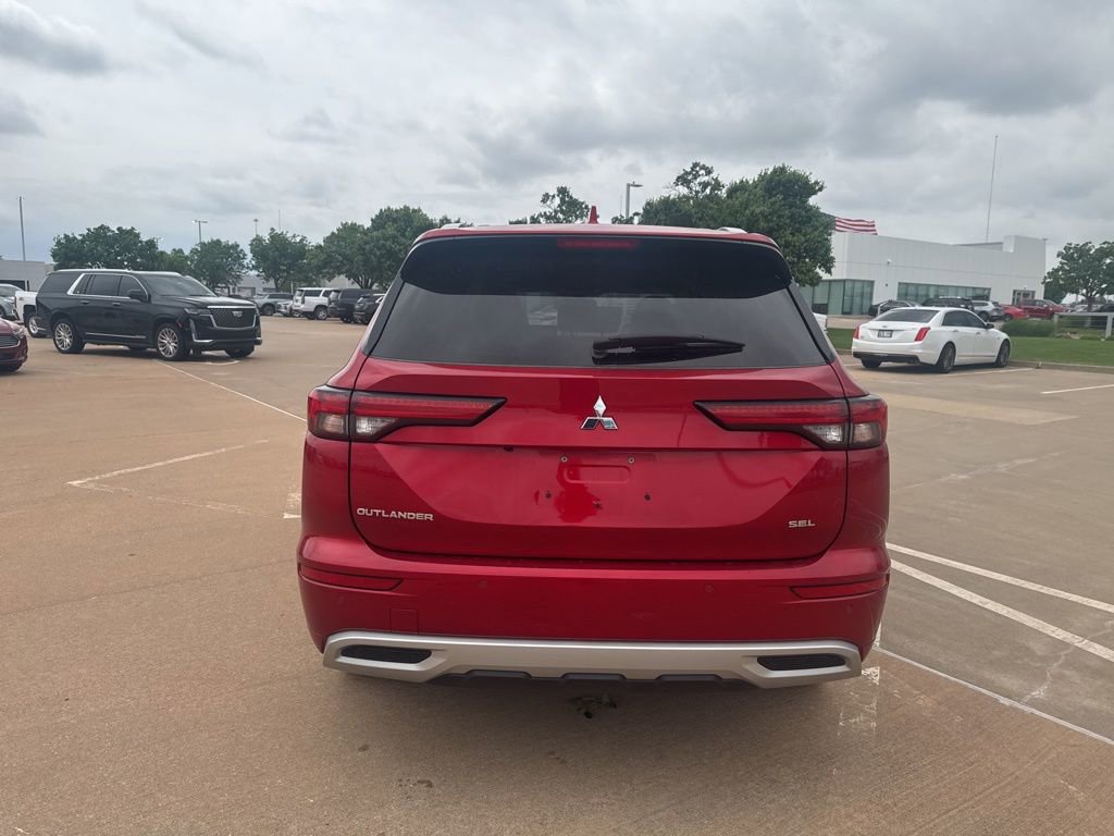 Used 2024 Mitsubishi Outlander SEL image 3