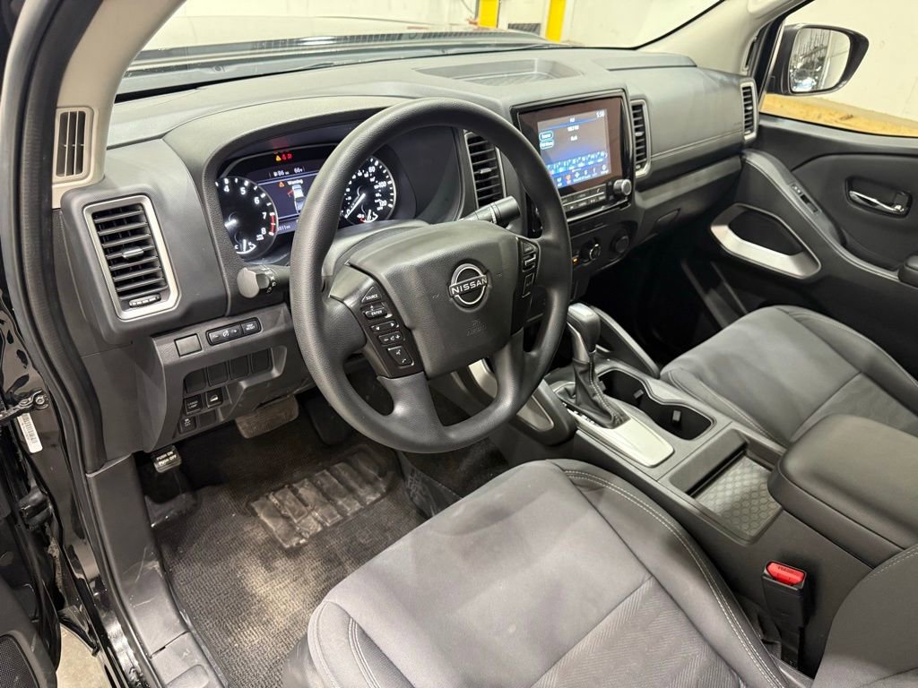 Used 2023 Nissan Frontier SV image 25