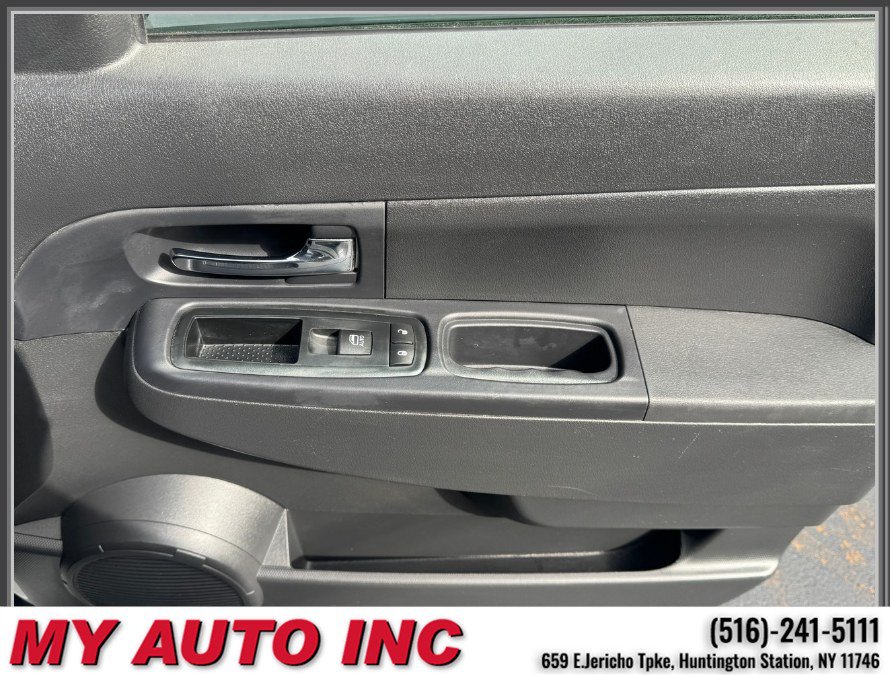 Used 2011 Jeep Liberty Sport AWD/4WD image 25