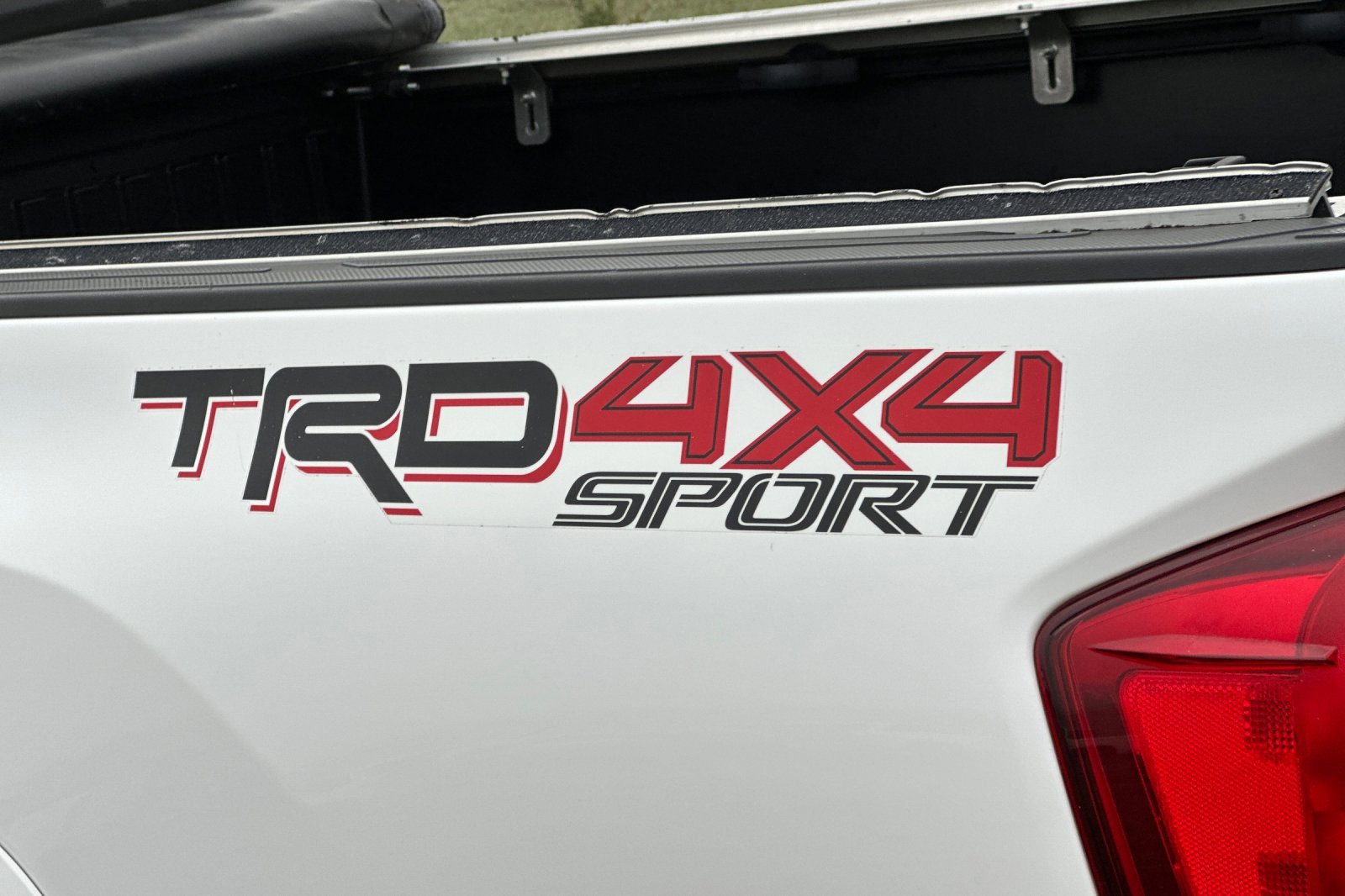 Used 2016 Toyota Tacoma TRD Sport image 30