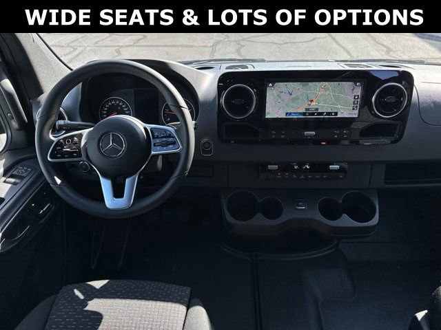 Used 2023 Mercedes-Benz Sprinter 2500 image 22