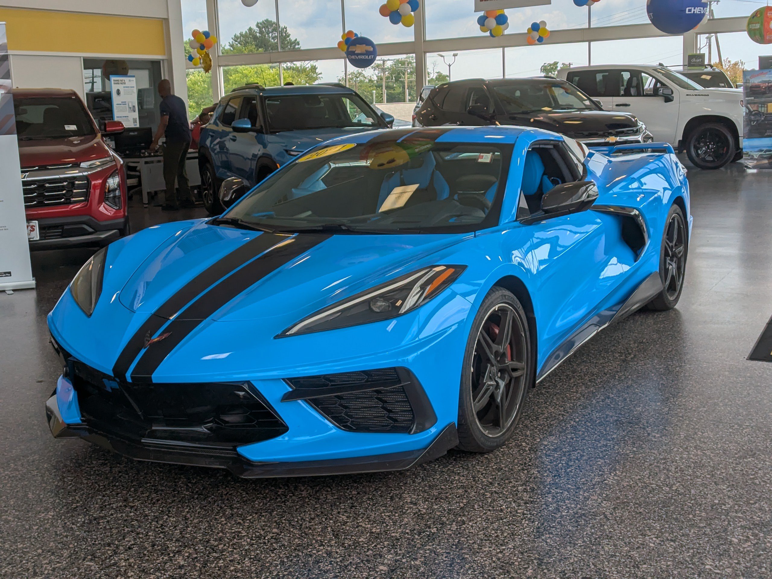 Used 2021 Chevrolet Corvette Stingray Premium Conv w/ Z51 Performance Package RWD image 4