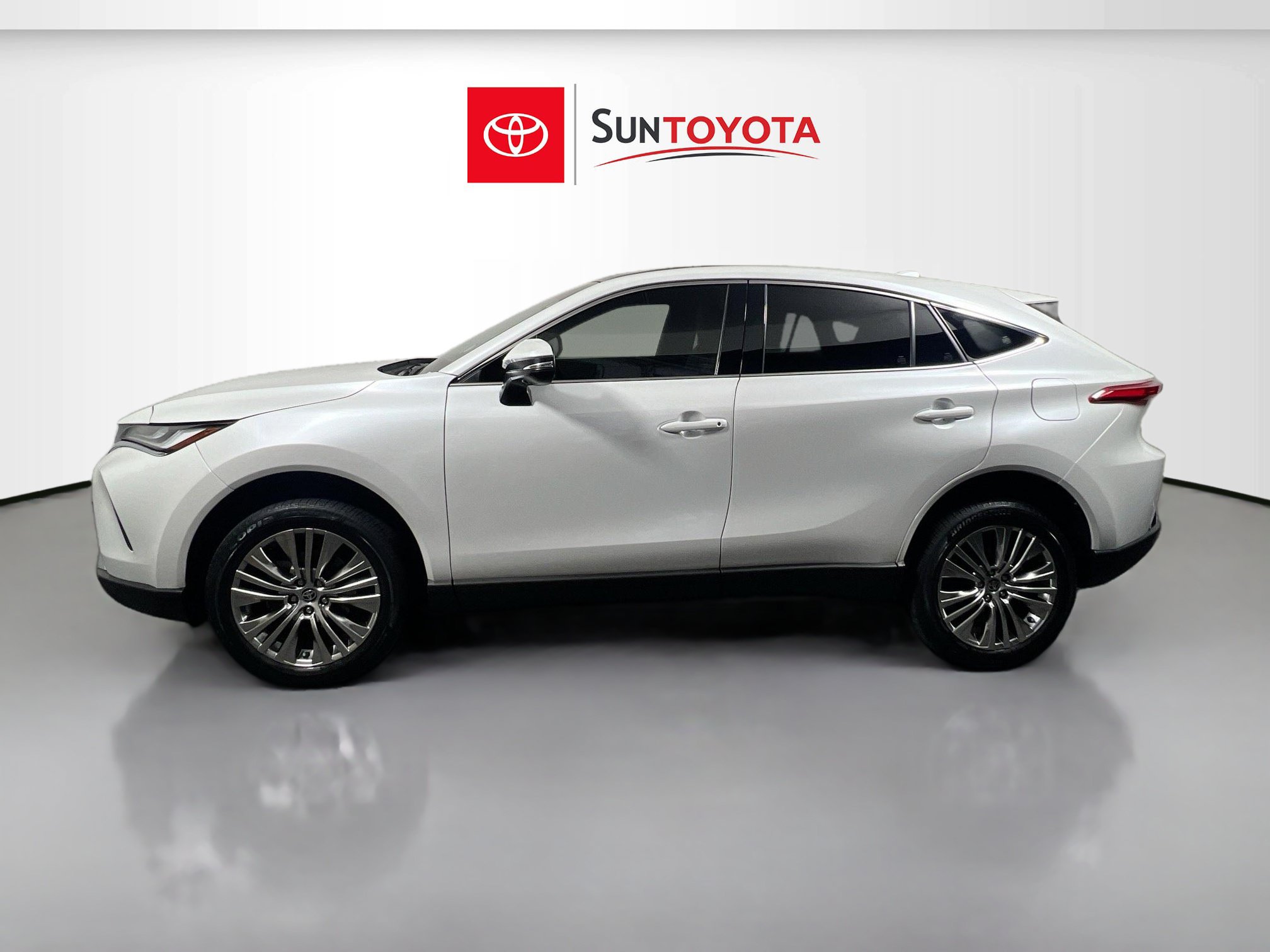 Used 2023 Toyota Venza Limited AWD/4WD image 7