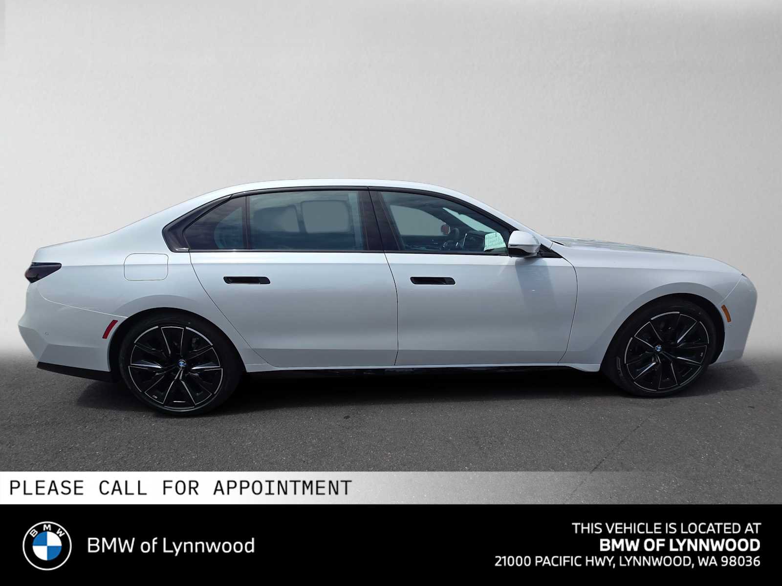 New 2026 BMW i7 xDrive60 AWD/4WD image 2