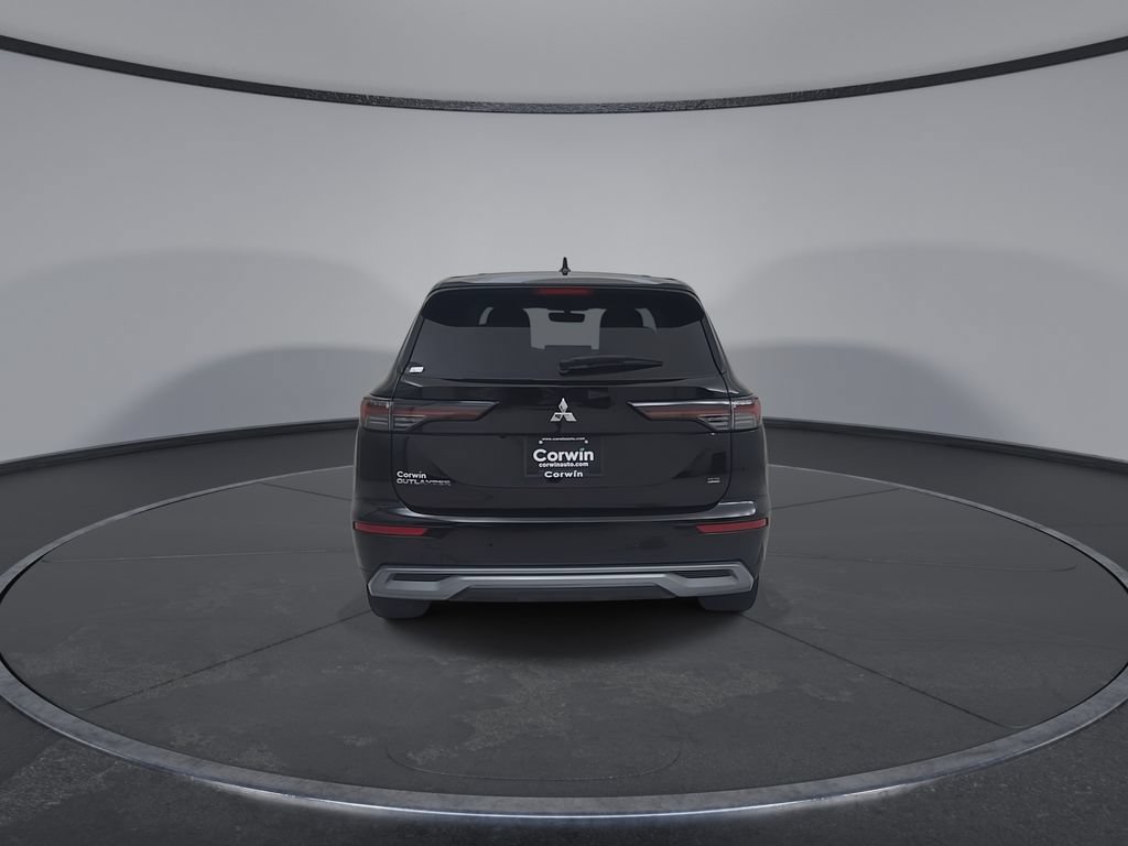 Used 2025 Mitsubishi Outlander SE FWD image 14
