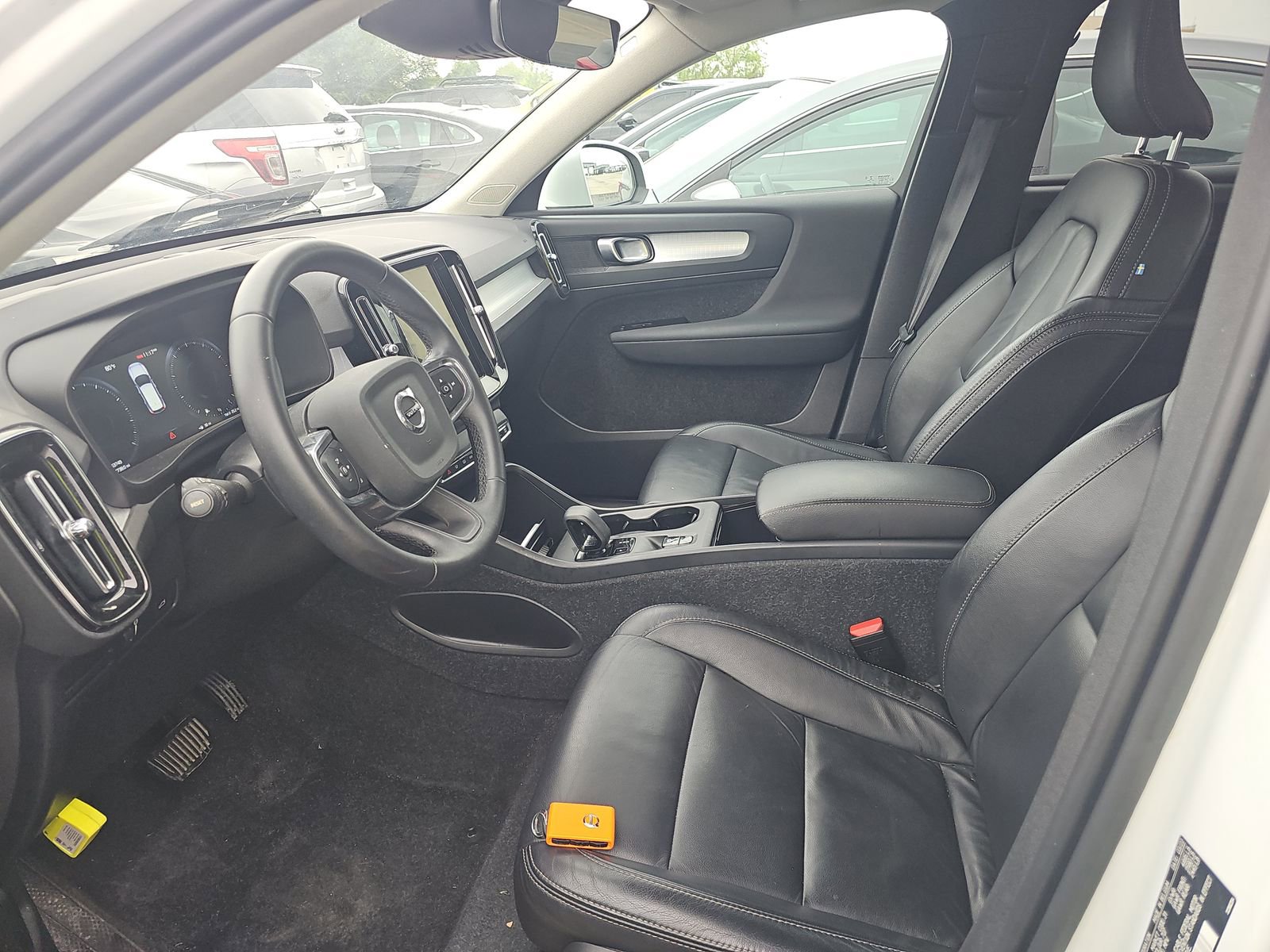 Used 2022 Volvo XC40 T5 Momentum AWD/4WD image 11