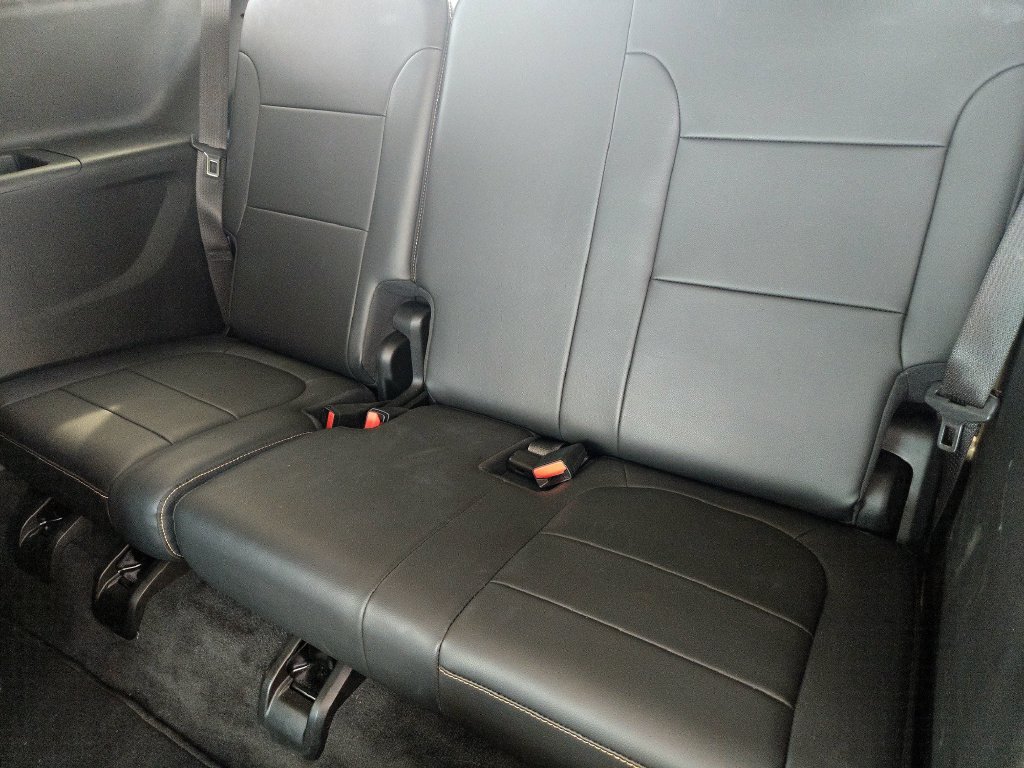 Used 2021 Chevrolet Traverse Premier w/ Redline Edition FWD image 31