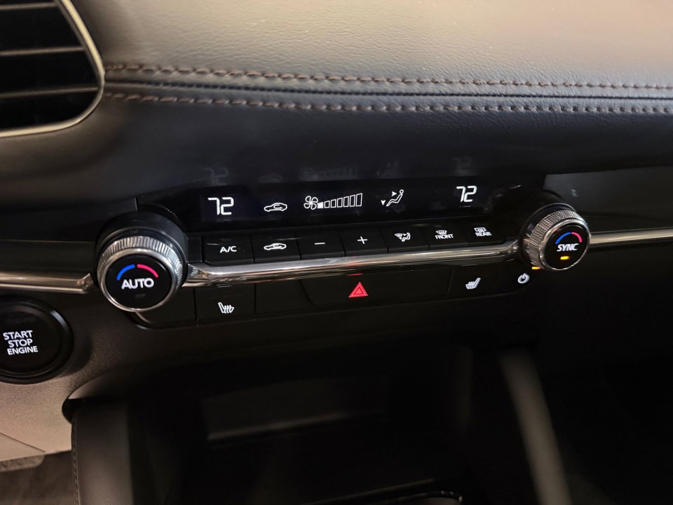 Used 2025 MAZDA MAZDA3 s image 22