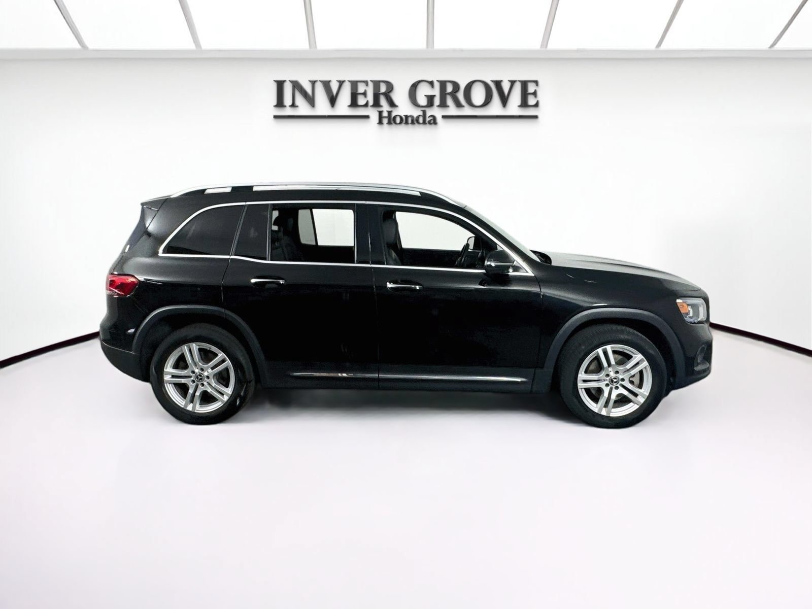 Used 2022 Mercedes-Benz GLB 250 4MATIC image 4