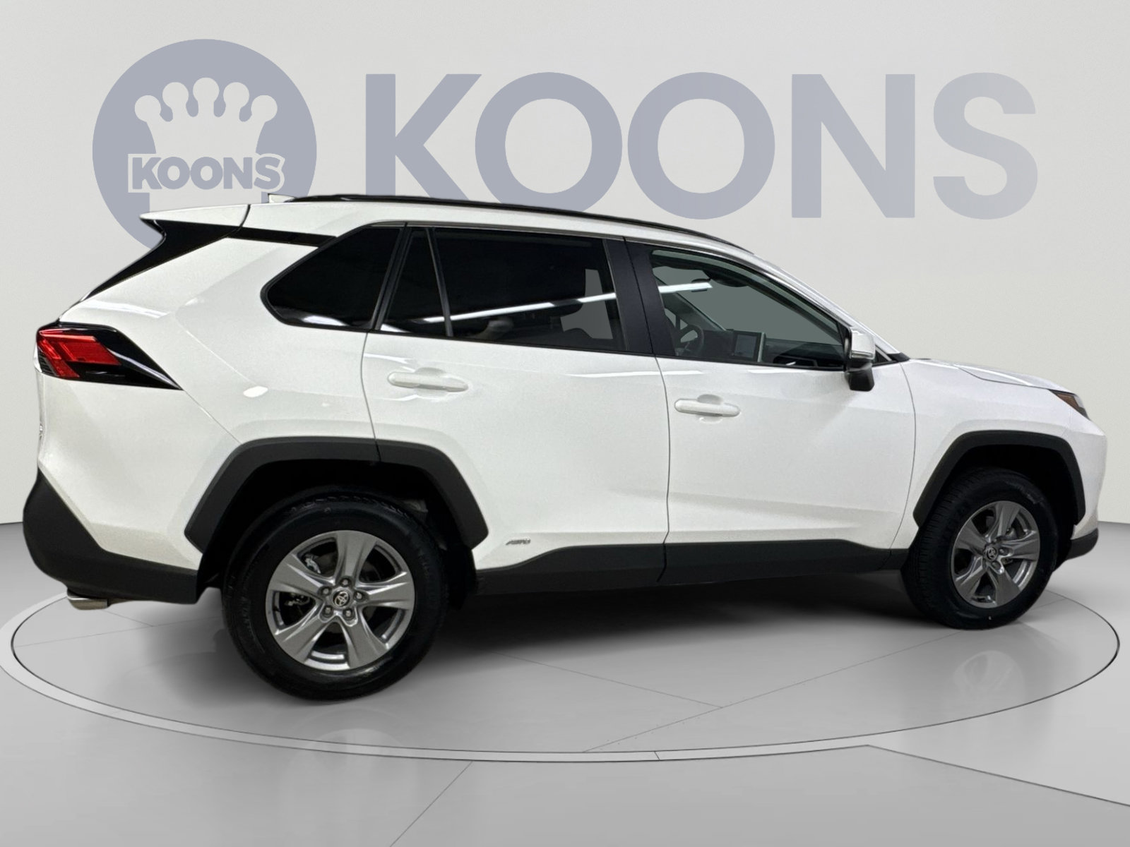 Used 2025 Toyota RAV4 XLE AWD/4WD image 21