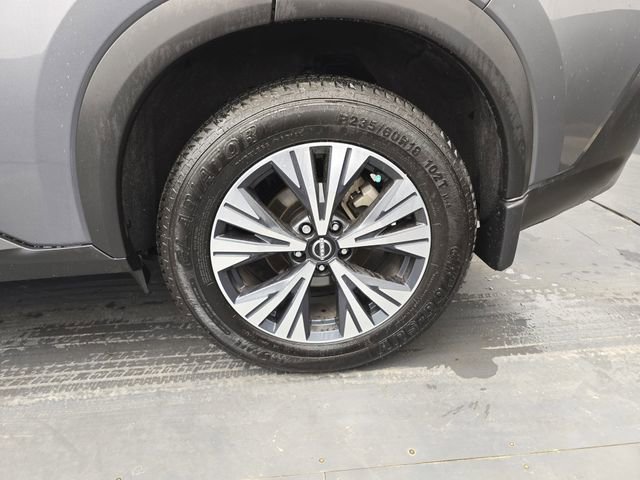 Used 2023 Nissan Rogue SV w/ SV Premium B Package image 16