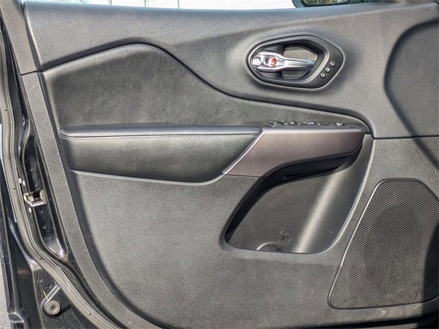 Certified 2019 Jeep Cherokee Limited w/ Luxury Group image 12