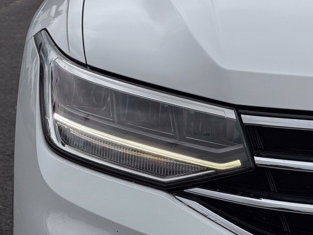 Used 2022 Volkswagen Tiguan SE AWD/4WD image 4