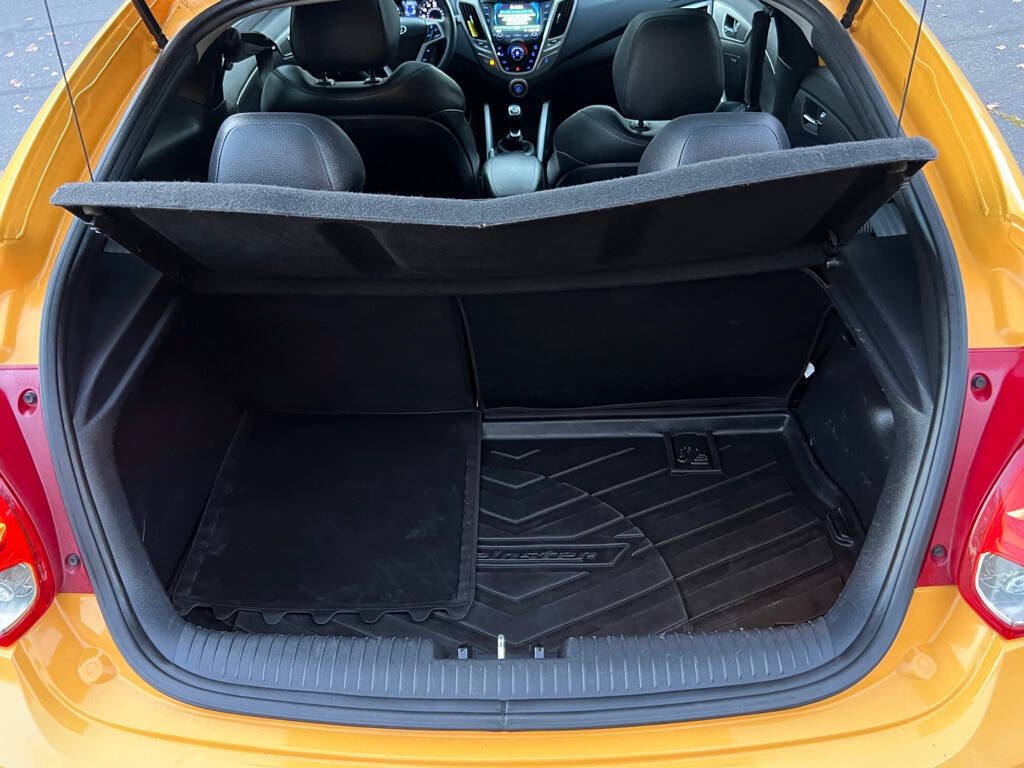 Used 2012 Hyundai Veloster w/ Style Pkg FWD image 18
