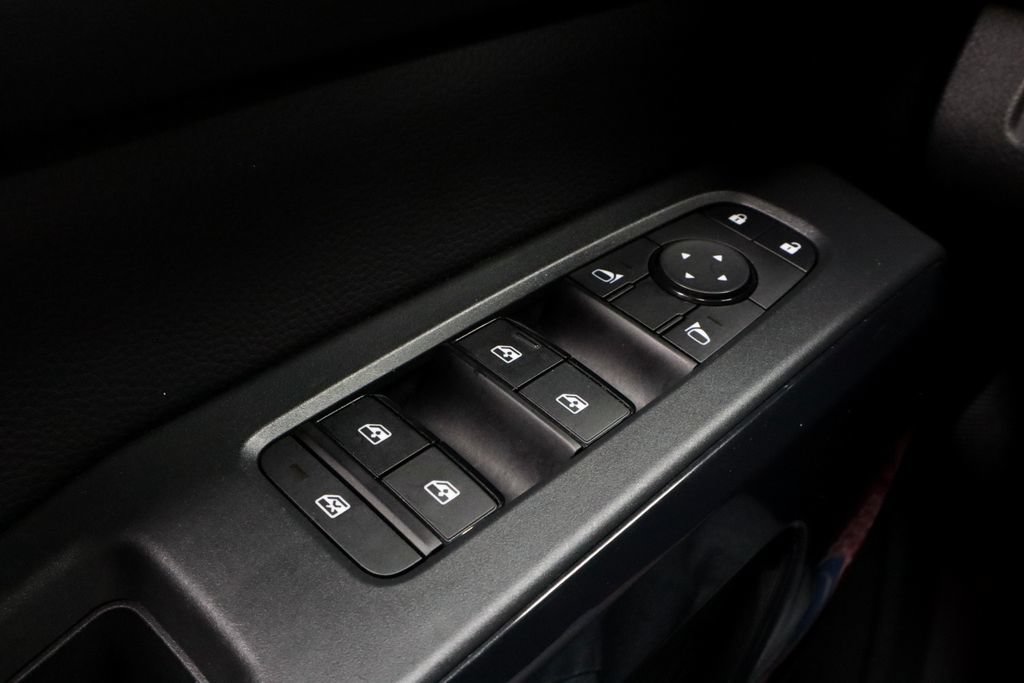 Certified 2025 Nissan Pathfinder SV AWD/4WD image 26