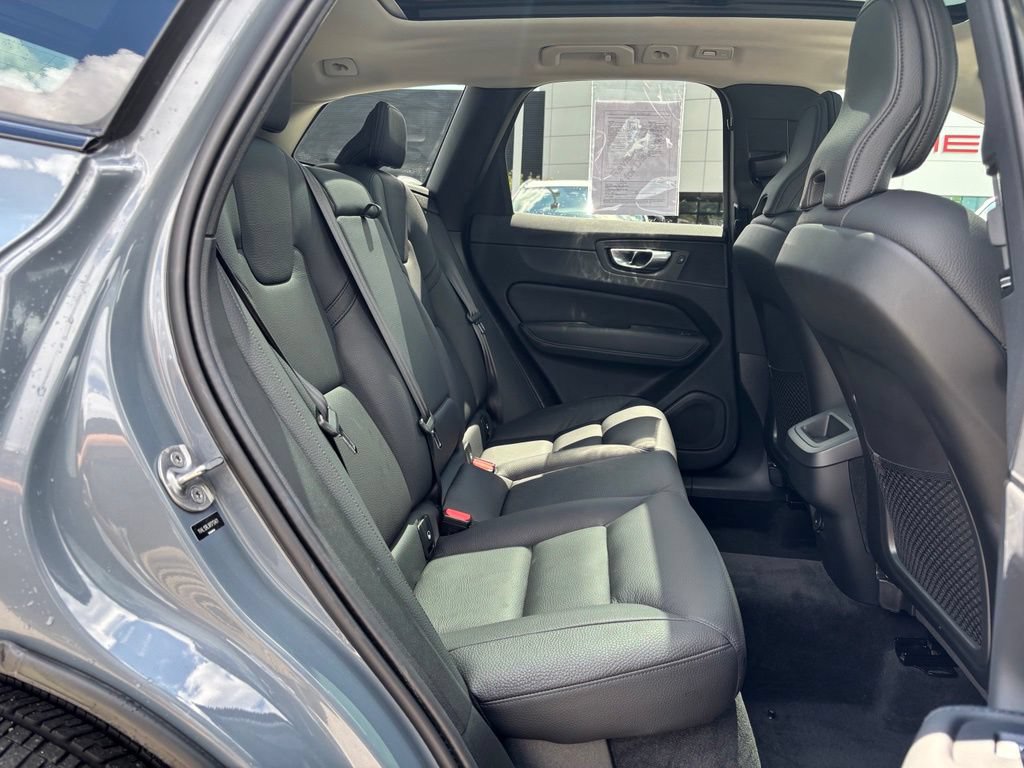 Certified 2024 Volvo XC60 B5 Plus w/ Protection Package Premier AWD/4WD image 25