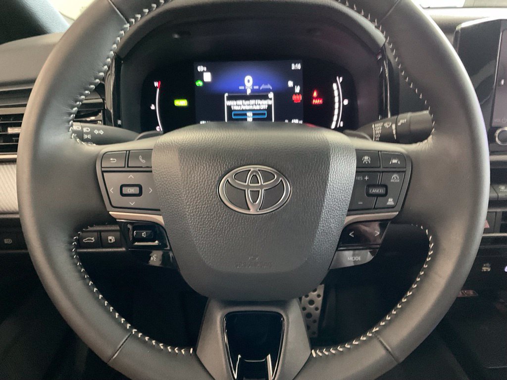 Used 2026 Toyota Camry SE FWD image 12