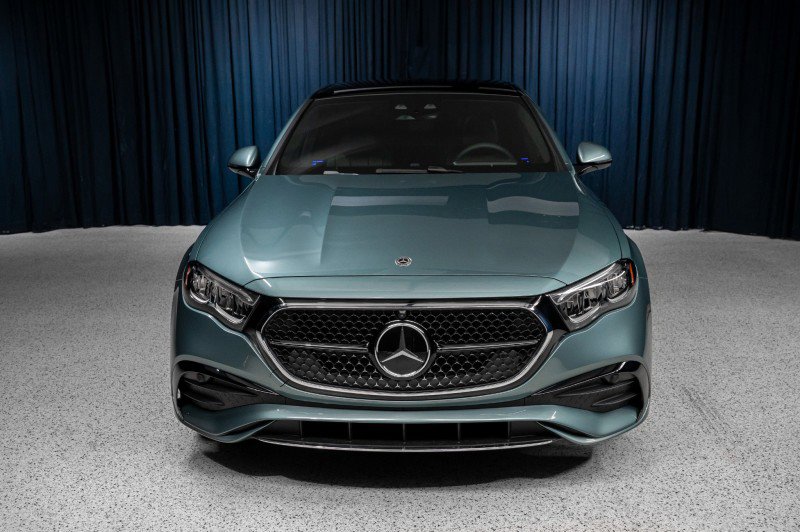 New 2026 Mercedes-Benz E 350 4MATIC Sedan image 2