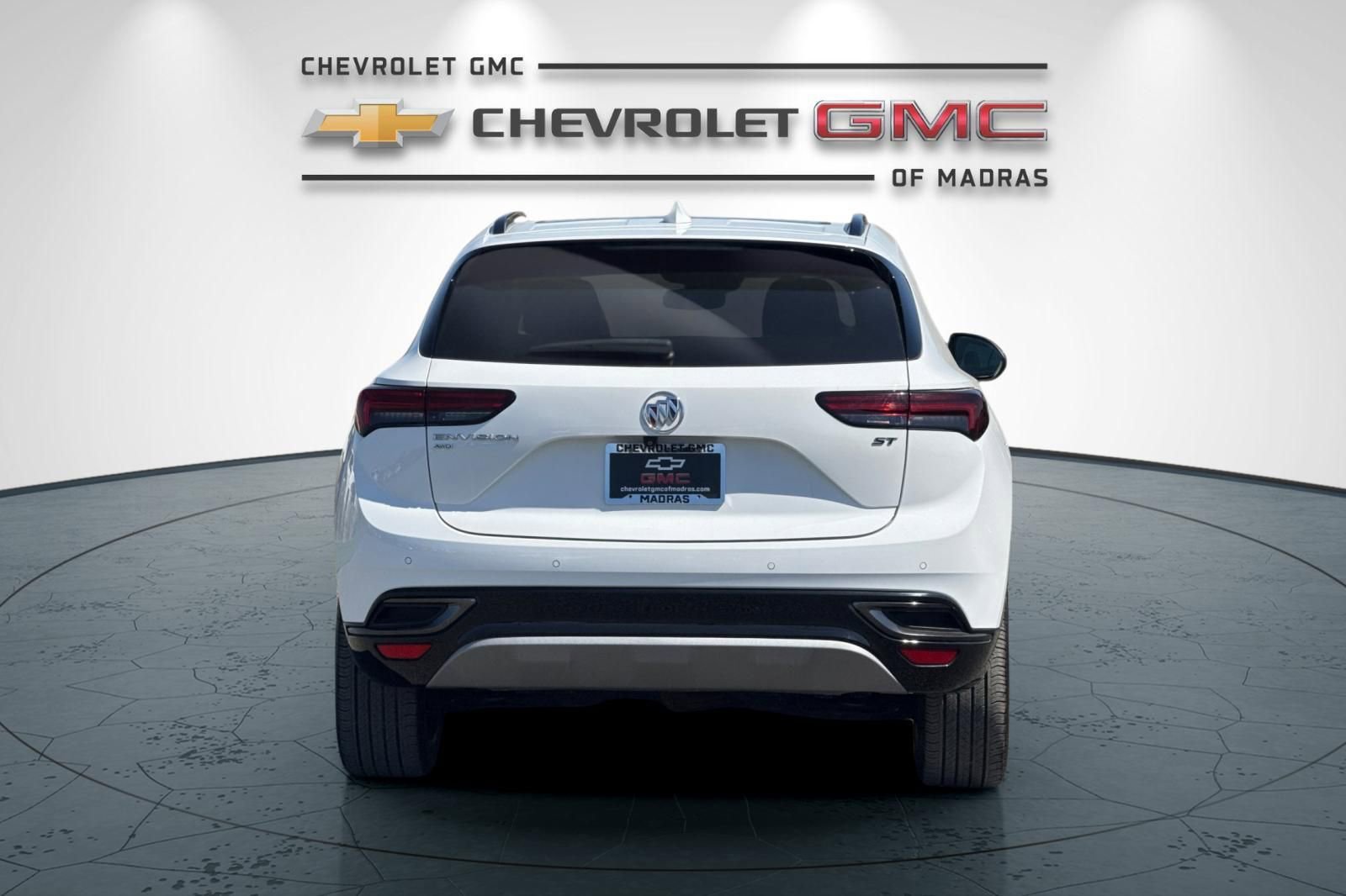 Used 2023 Buick Envision Essence w/ Technology Package I AWD/4WD image 4