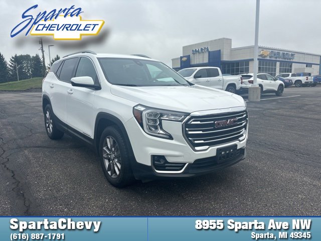 Used 2023 GMC Terrain SLT image 1