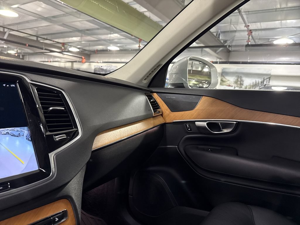 Certified 2023 Volvo XC90 B6 Plus w/ Protection Package AWD/4WD image 19