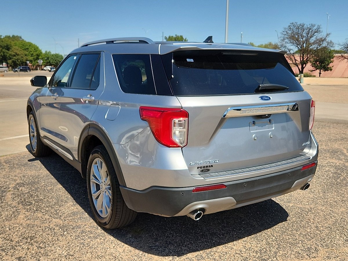 Used 2024 Ford Explorer Limited image 2