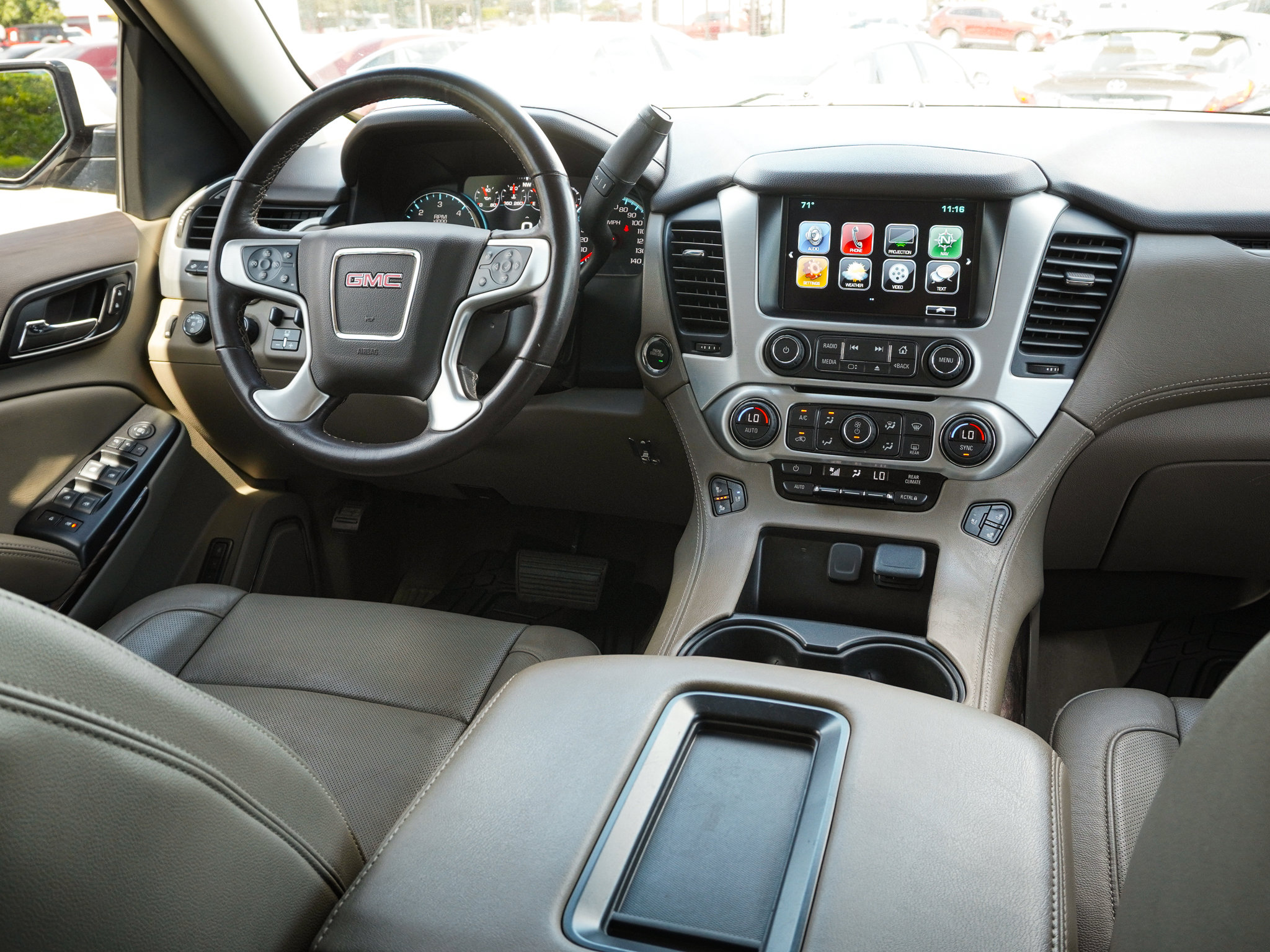 Used 2019 GMC Yukon SLT w/ Graphite Performance Edition AWD/4WD image 29