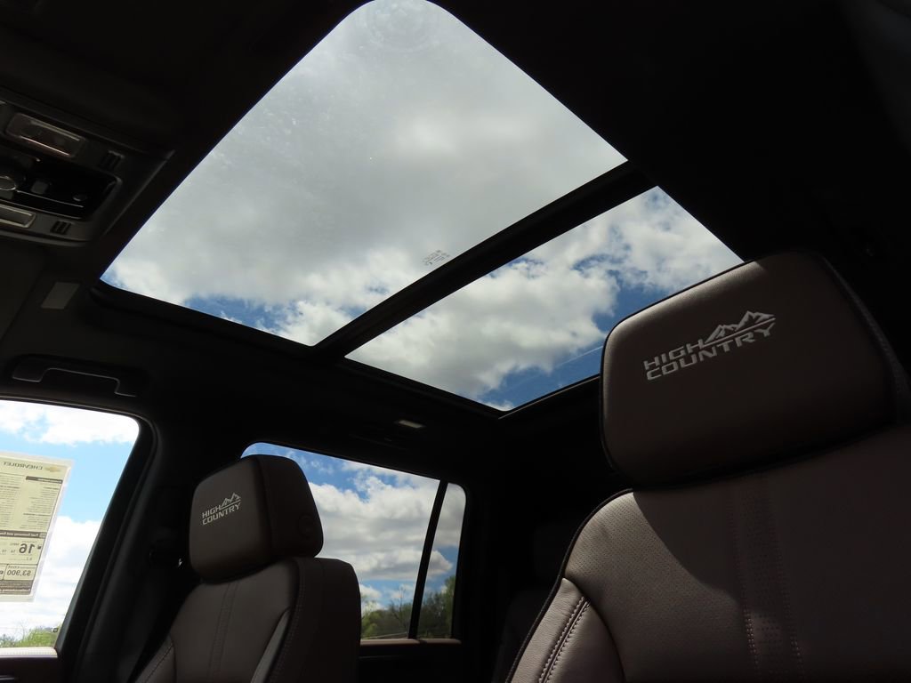 New 2026 Chevrolet Suburban High Country w/ Sun And Tow Package AWD/4WD image 7