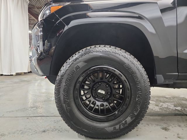 Used 2023 Chevrolet Colorado Z71 w/ Z71 Convenience Package 2 image 22