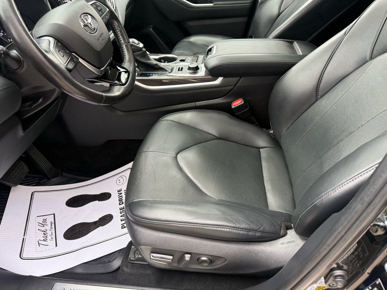 Used 2021 Toyota Highlander Limited image 12