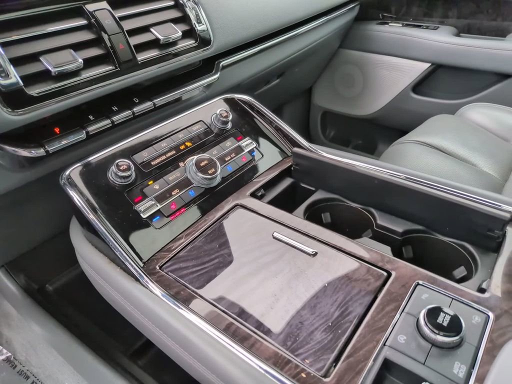 Used 2019 Lincoln Navigator L Reserve image 20