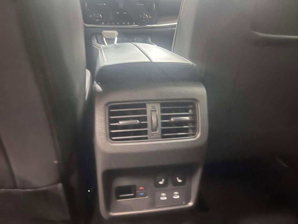 Used 2024 Nissan Rogue Platinum w/ Platinum Premium Package image 12