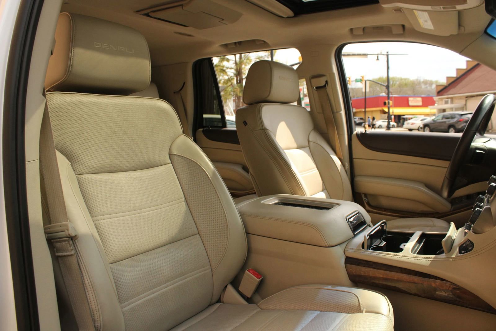 Used 2016 GMC Yukon Denali w/ Open Road Package AWD/4WD image 26