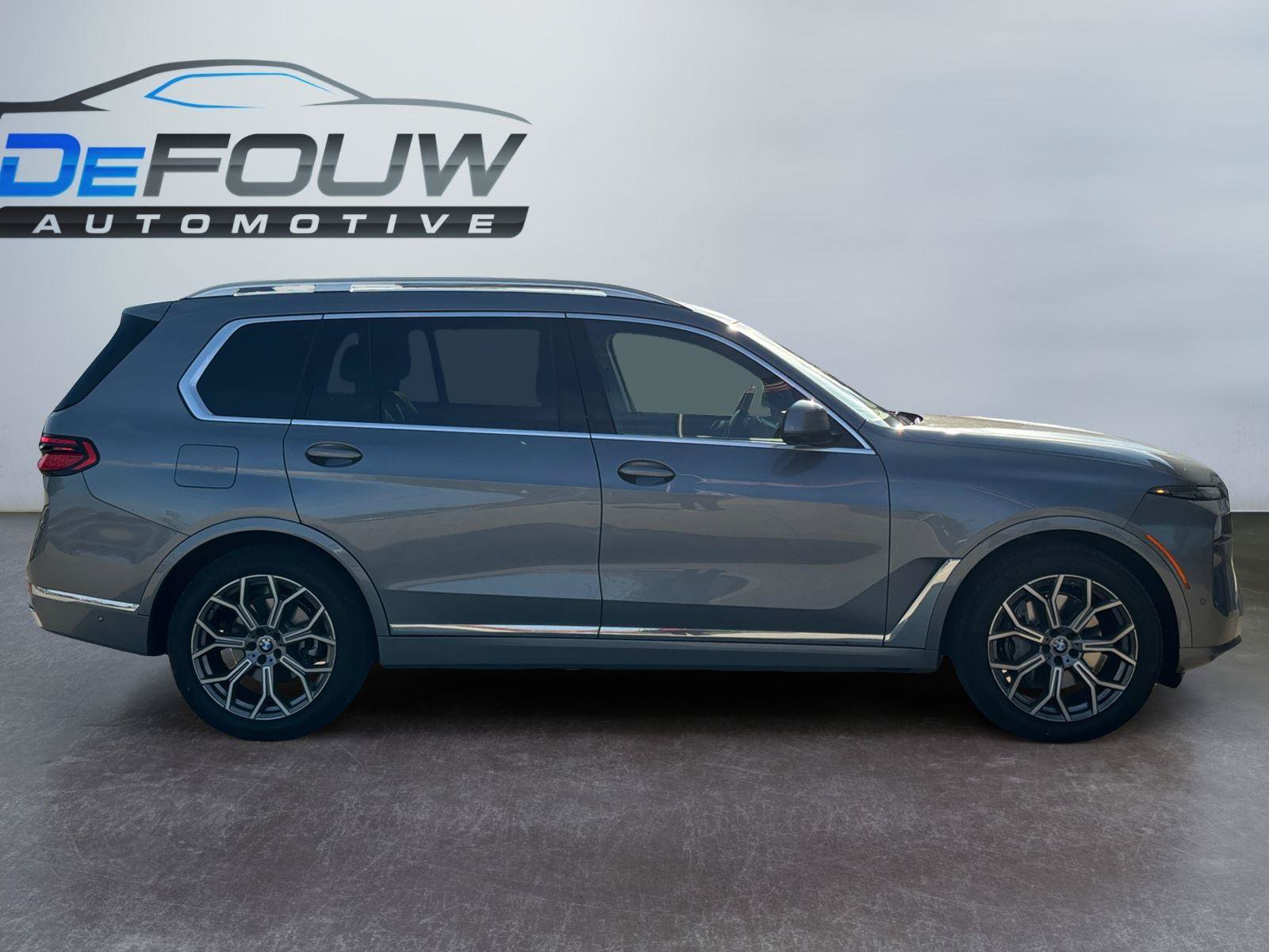 Used 2024 BMW X7 xDrive40i AWD/4WD image 2