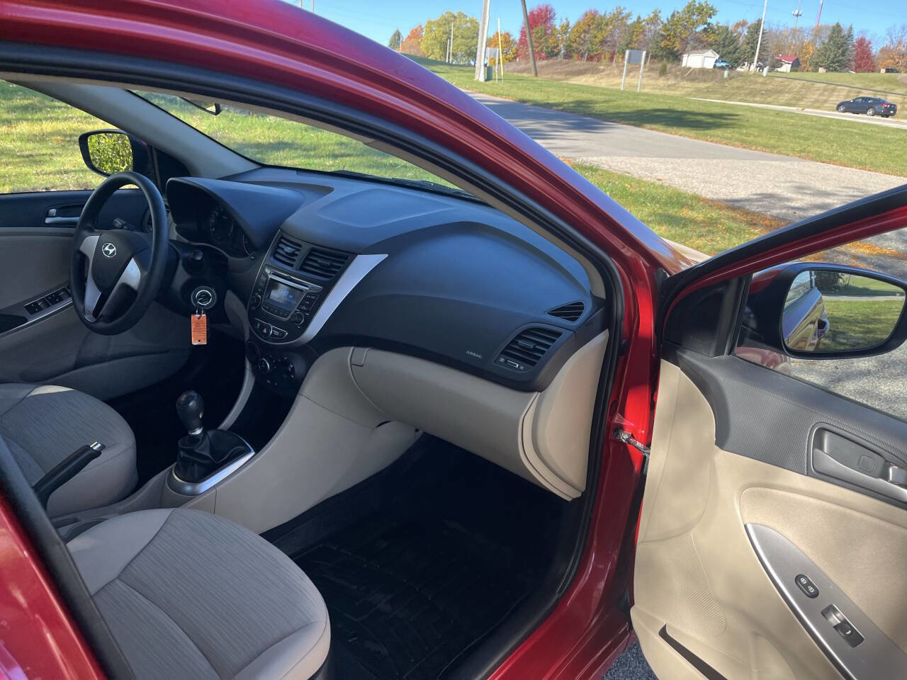 Used 2016 Hyundai Accent SE image 26