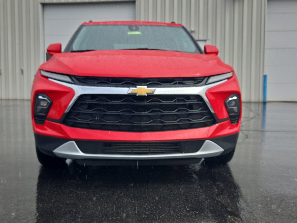 Used 2023 Chevrolet Blazer LT w/ Convenience Package AWD/4WD image 2