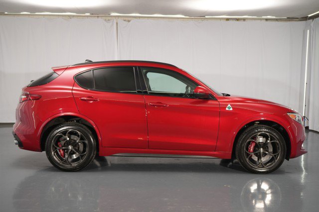 Used 2018 Alfa Romeo Stelvio Quadrifoglio w/ Driver Assist Dynamic Package image 16