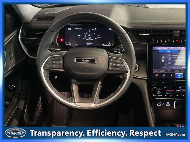 Used 2023 Jeep Grand Cherokee L Limited AWD/4WD image 15