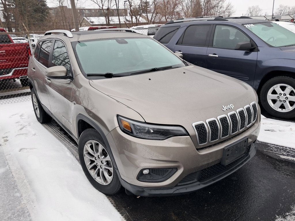 Used 2019 Jeep Cherokee Latitude Plus w/ Comfort/Convenience Group image 6