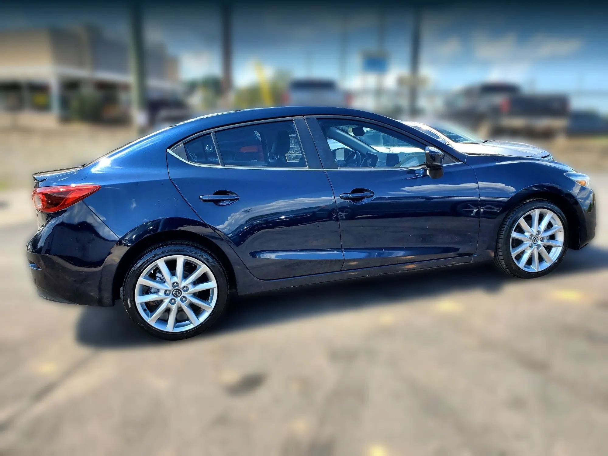 Used 2017 MAZDA MAZDA3 Grand Touring w/ Premium Equipment Package FWD image 18
