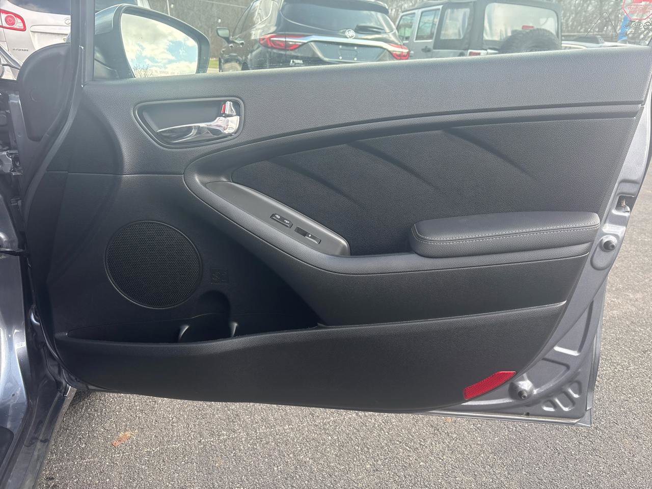 Used 2018 Kia Forte S image 16