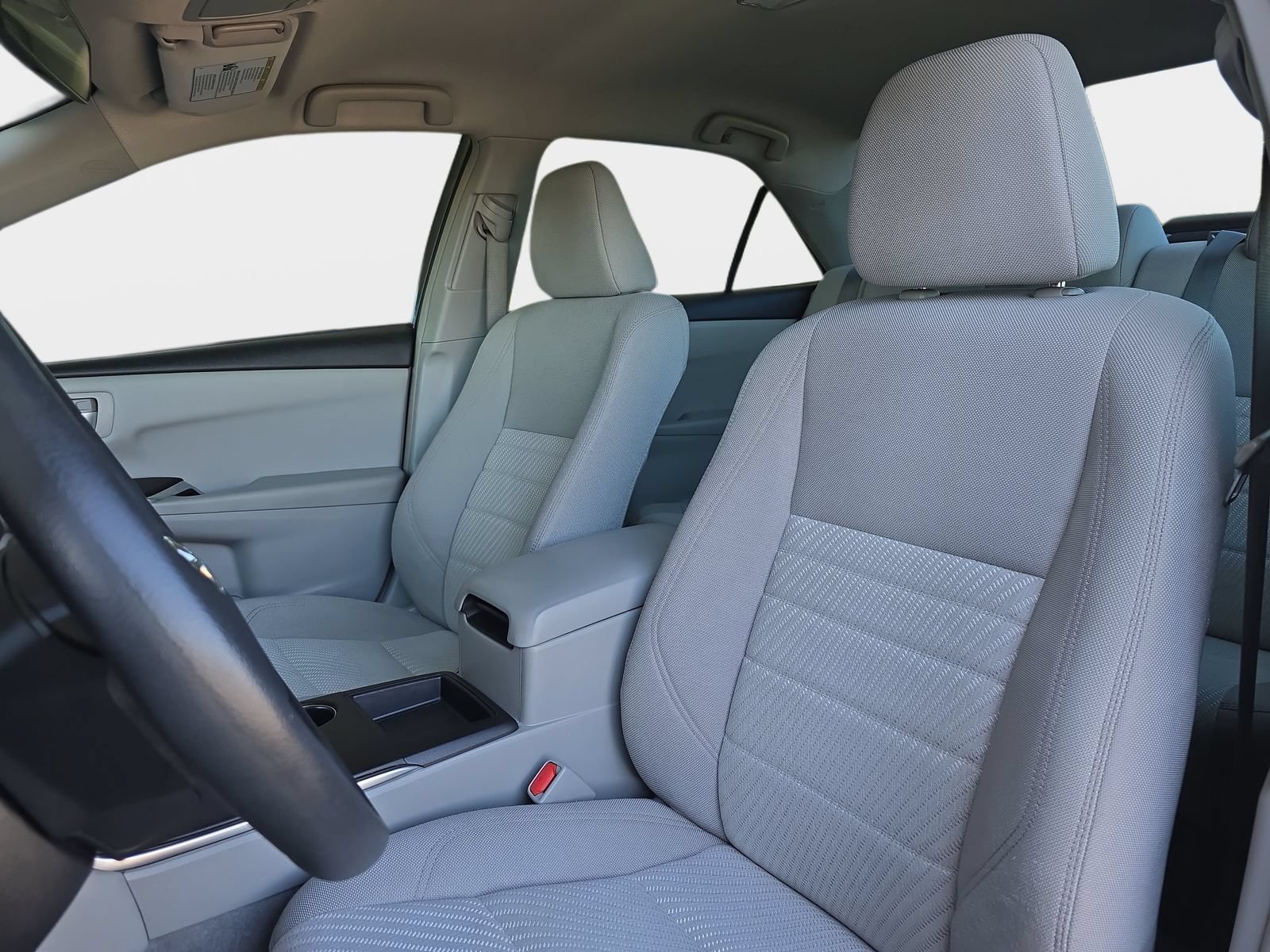 Used 2017 Toyota Camry LE FWD image 17